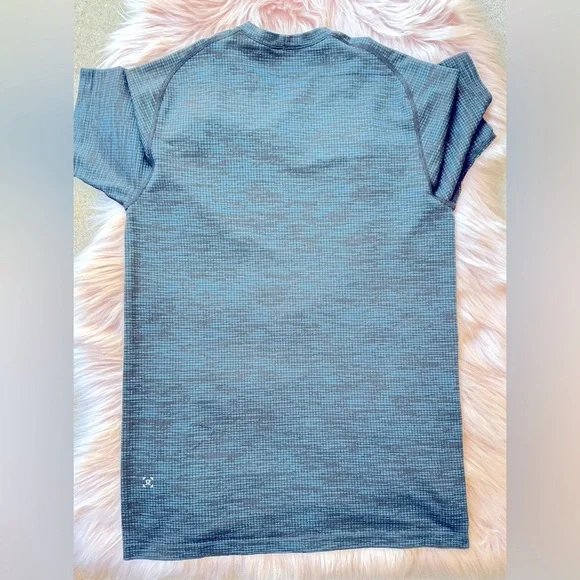 Lululemon Athletica Gray Short Sleeve Tee Relaxed Fit - Picture 3 of 5